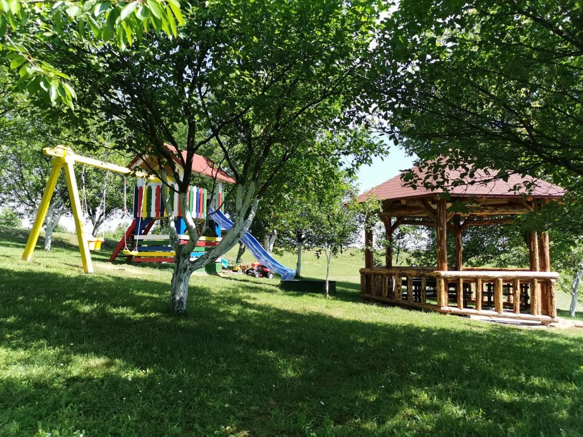 Apartments Tratincica Seliste Dreznicko Bagian luar foto