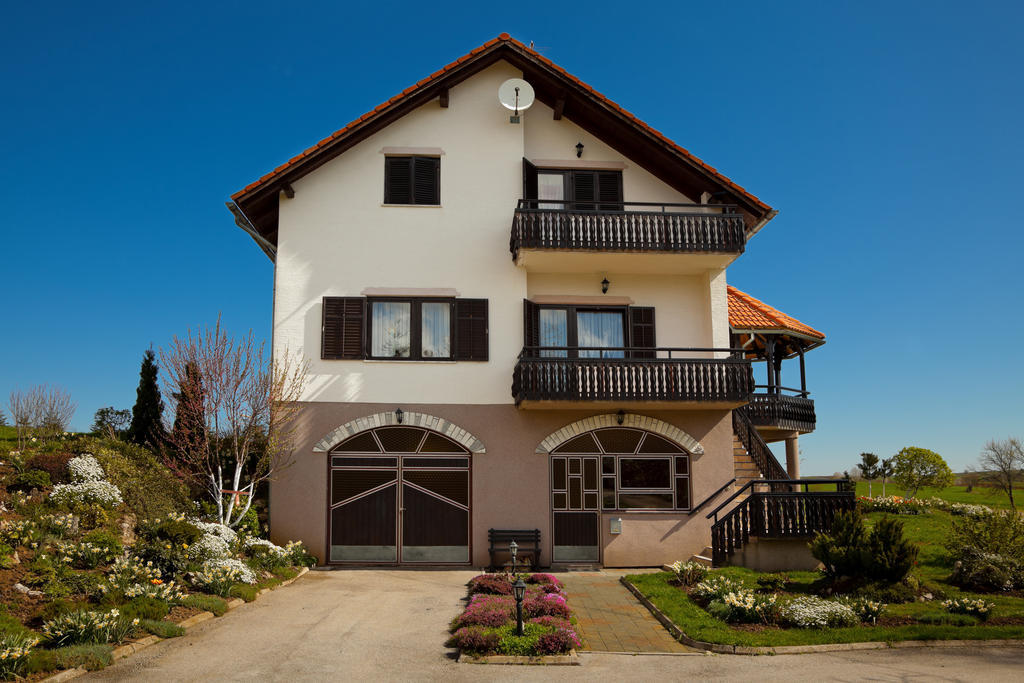 Apartments Tratincica Seliste Dreznicko Bagian luar foto