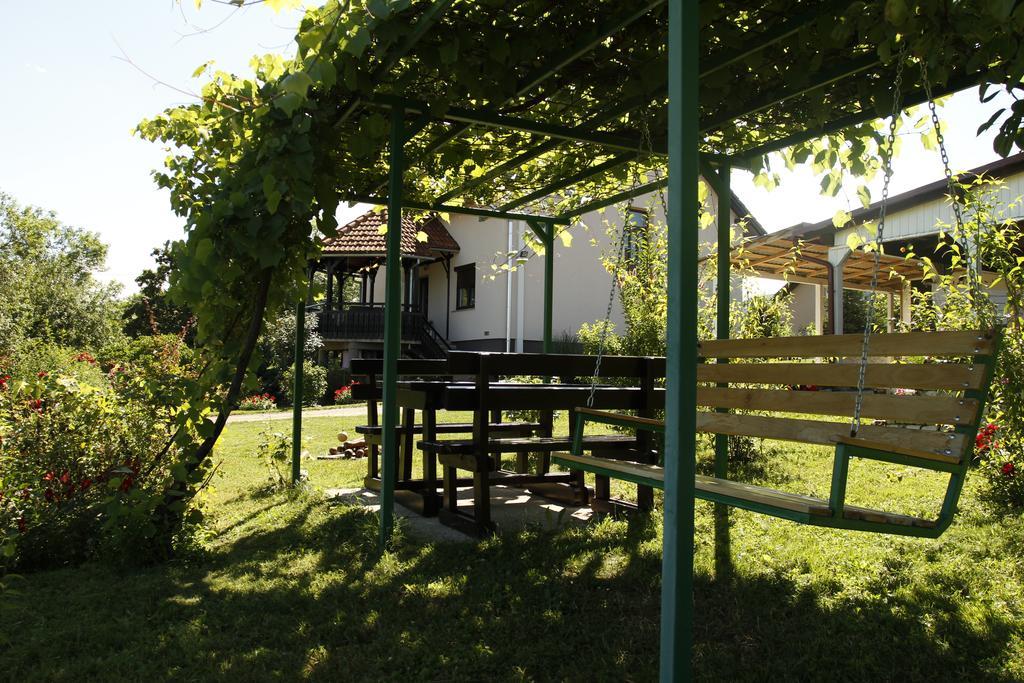 Apartments Tratincica Seliste Dreznicko Bagian luar foto